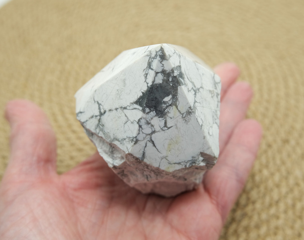 Howlite Polished Point With Flat Base