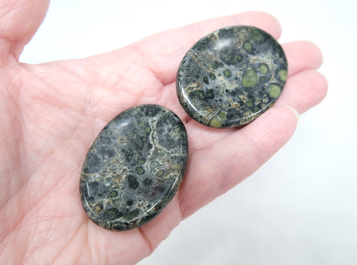 Various 45 mm Worry Stones