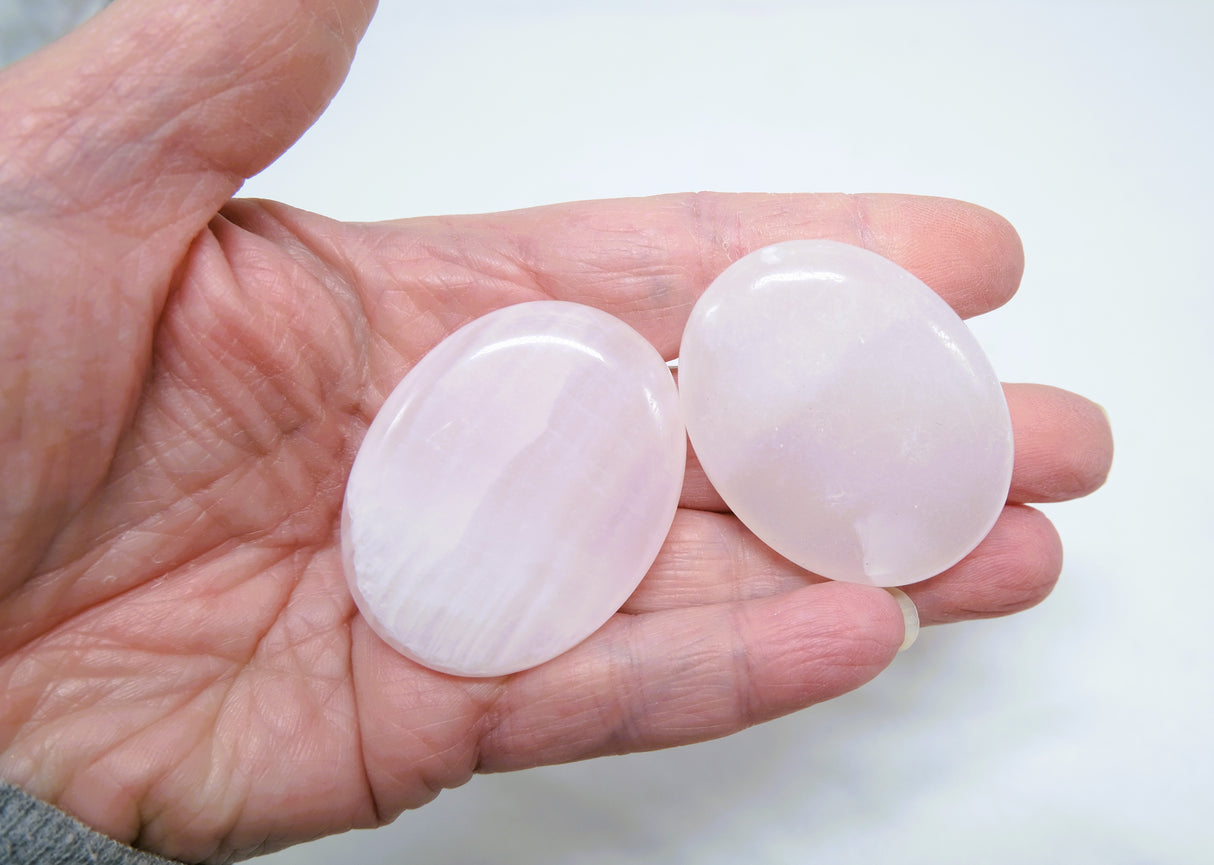 Various 45 mm Palm Stones
